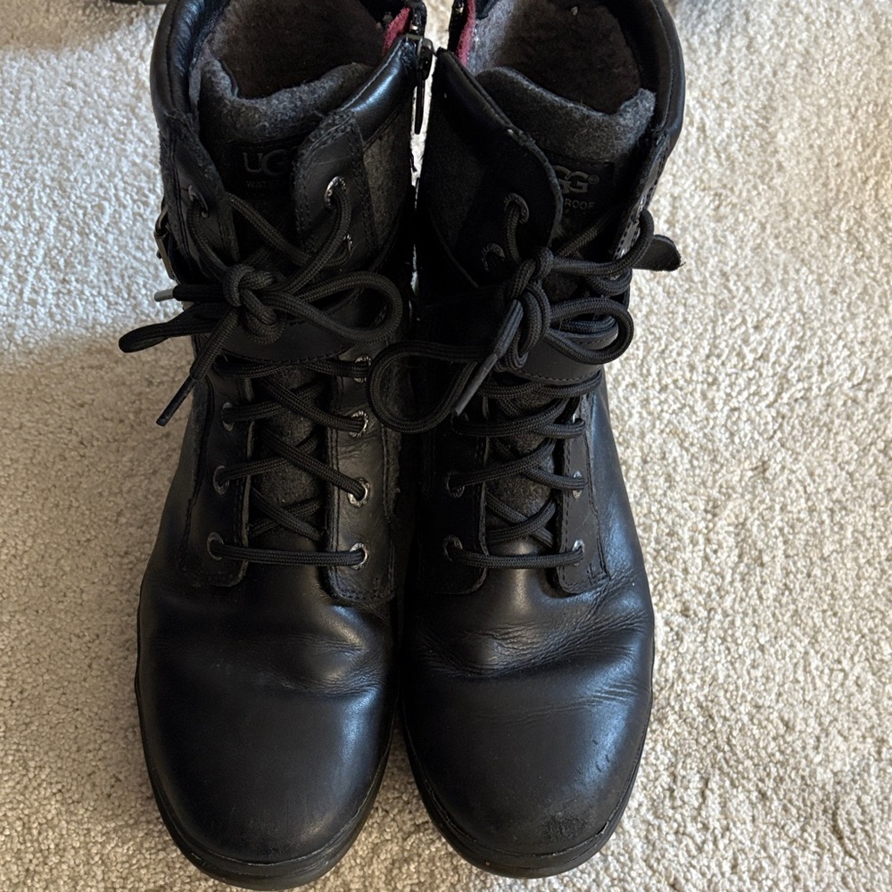 UGG Black Leather Lace-Up Women's Ankle Boots with Shearling Collar